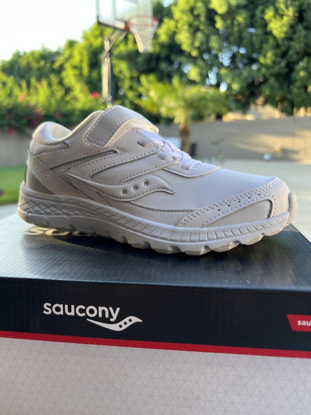 Saucony Cohesion 13 A/C Shoes Boys Size 3.5 White Hook Loop Running Sneakers New